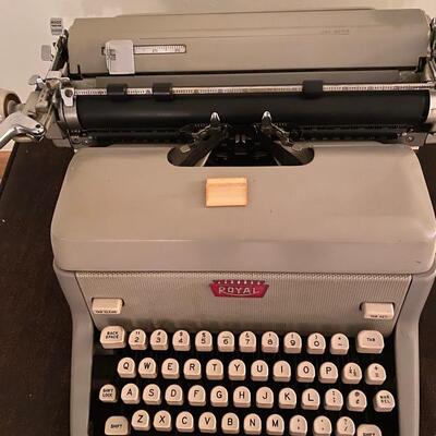 Vintage manual Royal typewriter