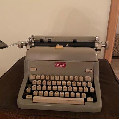 Vintage manual Royal typewriter