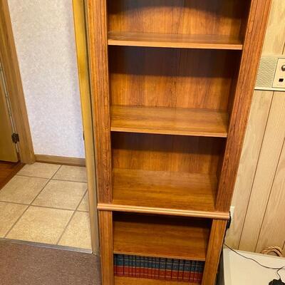 Bookshelf w/5 shelves