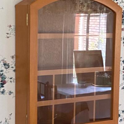Wall curio cabinet for miniatures