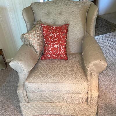 Lot 30 Wing Back Upholstered Arm Chair Beige Pattern Fabric Smoke & Pet Free Home