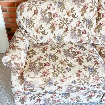 Lot 66 Lazy Boy Love Seat Floral Pattern Upholstery