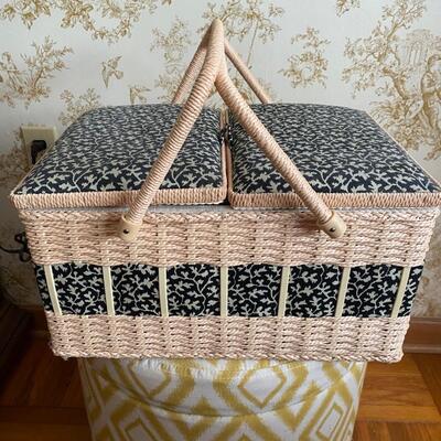Sewing basket with handles