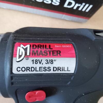 LOT 9  DRILL MASTER CORDLESS DRILL & ROLL OUT BIT BAG