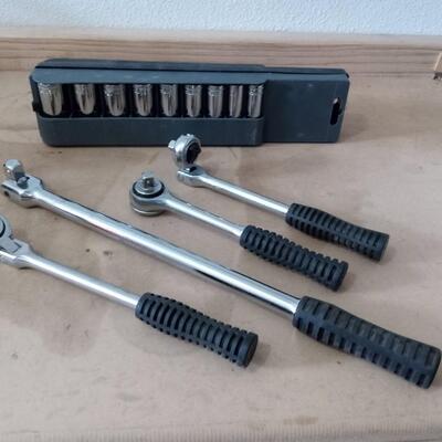 LOT 14  CRAFTSMAN INCH AND METRIC DEEP SOCKET SET WITH RATCHETS