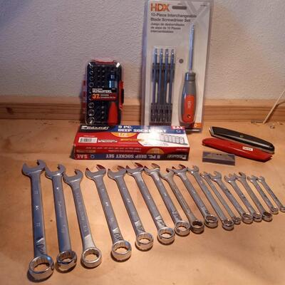 LOT 61  SET OF ACE HARDWARE COMBINATION WRENCHES AND MORE