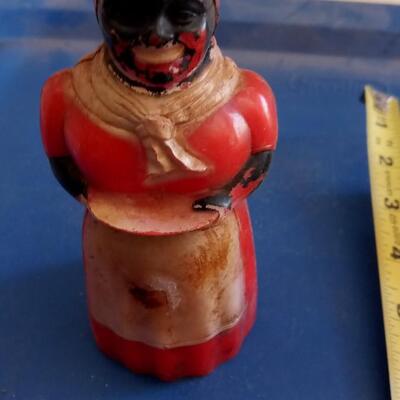 LOT 128    OLD AUNT JEMIMA SALT AND PEPPER SHAKERS