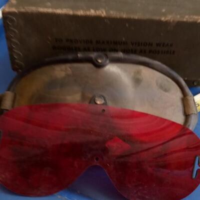 LOT 133   OLD GOGGLES