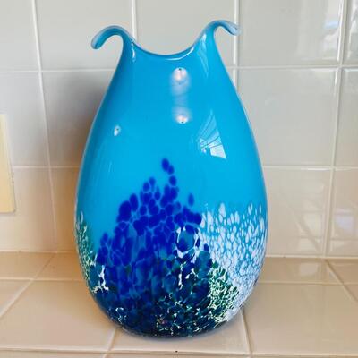 Lot 123 Hand Blown Glass Vase Pear Shape Speckled Pattern 9