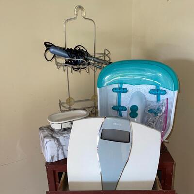 Lot 136 Bathroom Items Homedic Scale Foot Bath Tissue Holder Shower Caddy