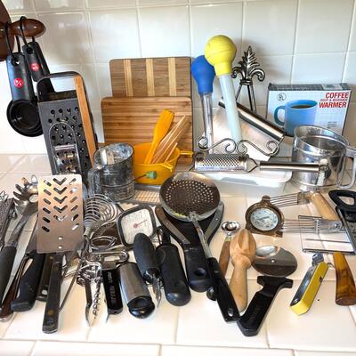 Lot 140 Large Group Misc Kitchen Utensils Grater Spatula Whisk Flour Sifter