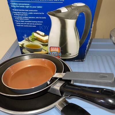 Lot 144 Kitchen Items: Aluminum Dutch Oven, Proctor Silex Drip Coffee, Fry Pans, NEW lectric Tea Kettle