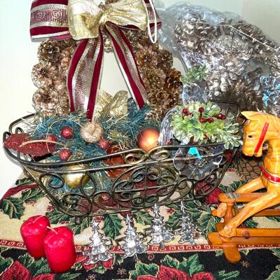 Lot 144 Christmas Items Pinecone Wreath Table Runner Mugs Ornament 6' Lighted Albertas Tree