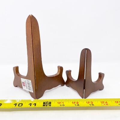 BROWN WOODEN PLATE DISPLAY STANDS, SET OF 2