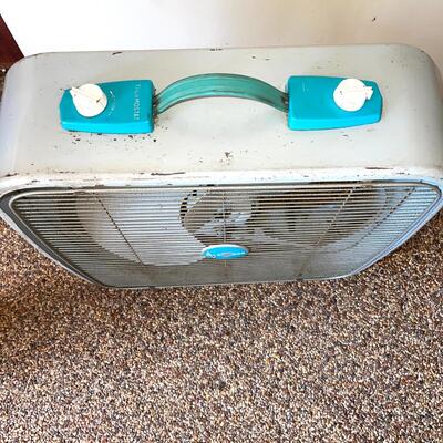 Lot 171 Vintage Industrial Box Floor Fan 2 Air Direction