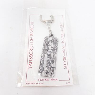 BAYEUX TAPESTRY KEYCHAIN - MADE IN FRANCE