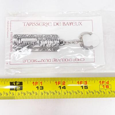BAYEUX TAPESTRY KEYCHAIN - MADE IN FRANCE