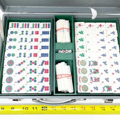 MAH JONG TILE SET IN CARRYING CASE
