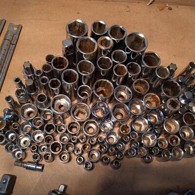LOT 54  LARGE VARIETY OF SOCKETS, RATCHETS AND SOCKET HOLDERS