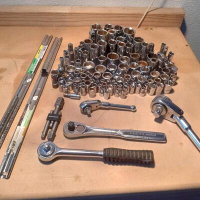 LOT 54  LARGE VARIETY OF SOCKETS, RATCHETS AND SOCKET HOLDERS