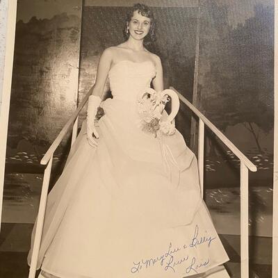 Vintage 1940s wedding dress and accessories