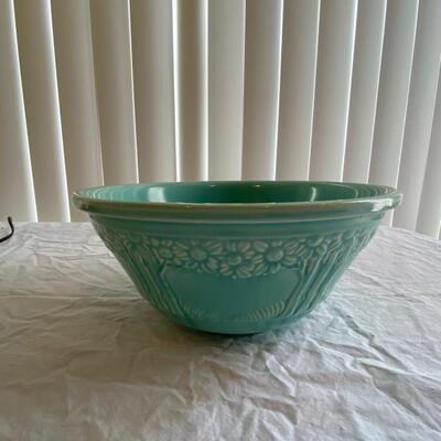 Vintage Homer Laughlin aqua mixing bowl