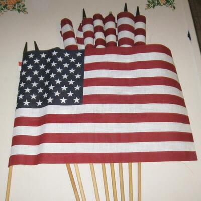 Lot 193 Group of 9 American Flags 4th of July Red White & Blue Old Glory Stars & Stripes