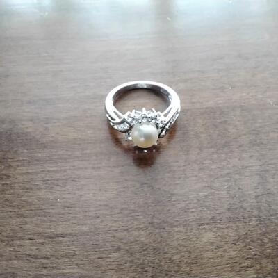 Stunning Pearl and Diamond Sterling Silver Ring Size 7