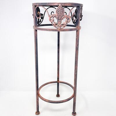 FLEUR DE LIS METAL PLANT STAND