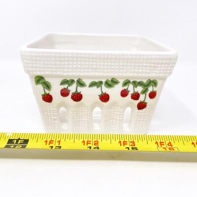 â€œJUICYâ€ CERAMIC BERRY BOX - CRACKER BARREL