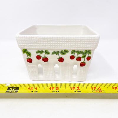 â€œJUICYâ€ CERAMIC BERRY BOX - CRACKER BARREL