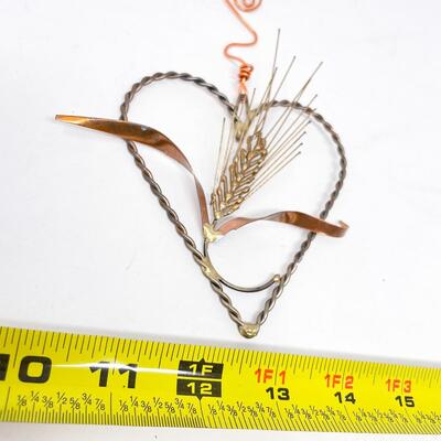 SMALL WHEAT IN HEART METAL DECOR