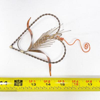 SMALL WHEAT IN HEART METAL DECOR