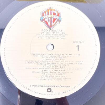 1981 ROD STEWART â€œTONIGHT Iâ€™M YOURSâ€ VINYL RECORD