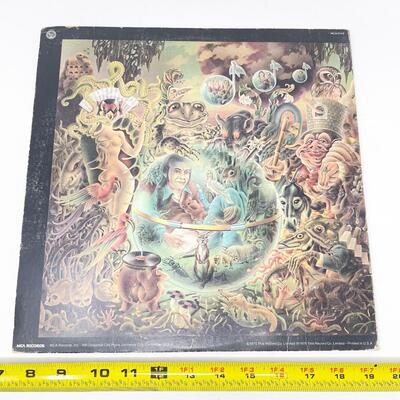 1975 ELTON JOHN â€œCAPTAIN FANTASTIC AND THE BROWN DIRT COWBOYâ€ VINYL RECORD