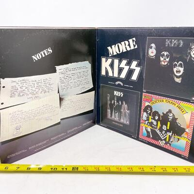 1975 KISS â€œALIVE!â€ VINYL RECORDS - 1 CRACKED