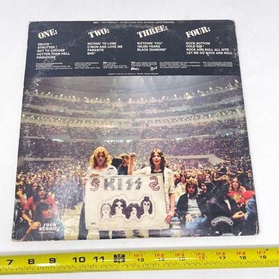 1975 KISS â€œALIVE!â€ VINYL RECORDS - 1 CRACKED