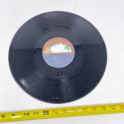 1975 KISS â€œDRESSED TO KILLâ€ VINYL RECORD