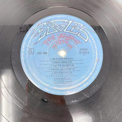 1976 THE EAGLES â€œTHEIR GREATEST HITSâ€ VINYL RECORD