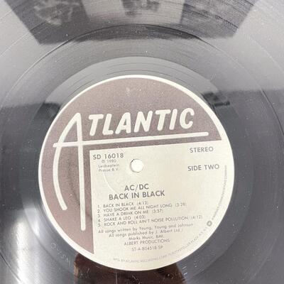 1980 AC/DC â€œBACK IN BLACKâ€ VINYL RECORD
