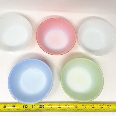 VINTAGE SMALL FIRE KING ANCHOR HOCKING BOWLS, SET OF 5
