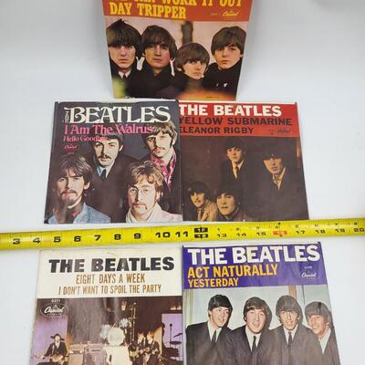 BEATLES 45 RECORD - COVERS ONLY - NO RECORDS