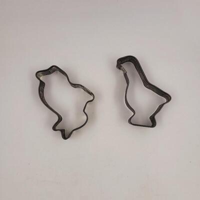 VINTAGE DAVIS BAKING POWDER COOKIE CUTTERS