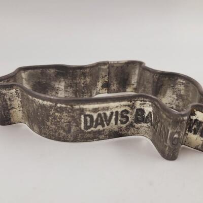 VINTAGE DAVIS BAKING POWDER COOKIE CUTTERS