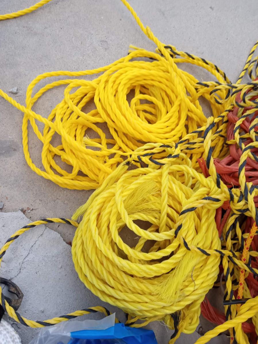 LOT 113 VARIETY OF ROPE AND TWINE