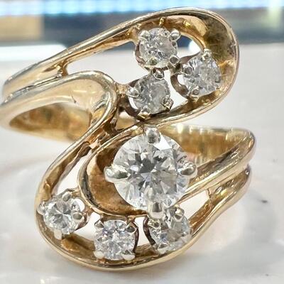 Ladies 14K yellow gold diamond ring