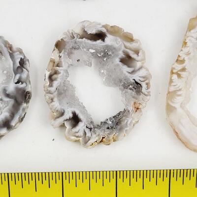 SMALL CUT GEODES