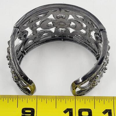 METAL CROSS & SPARKLE ELASTIC BRACELET
