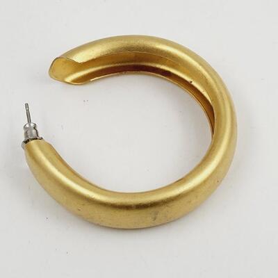 LARGE GOLD TONED HOOP EARRINGS