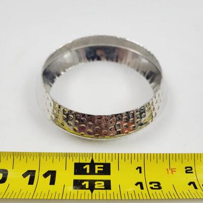 STYLISH METAL BANGLE BRACELET